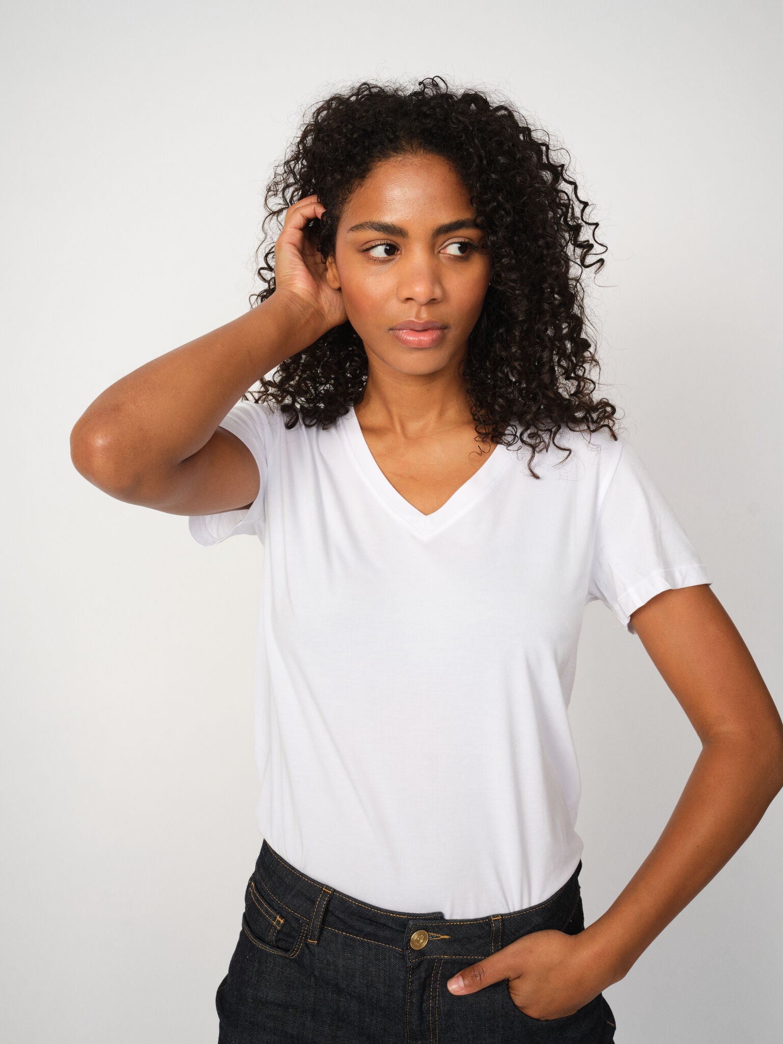 Modelshot / White / Detail